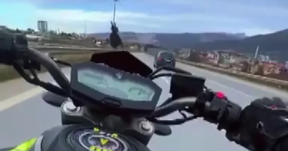 Otobanda Ölümüne Şov Yapan Motosikletliye Ağır Ceza