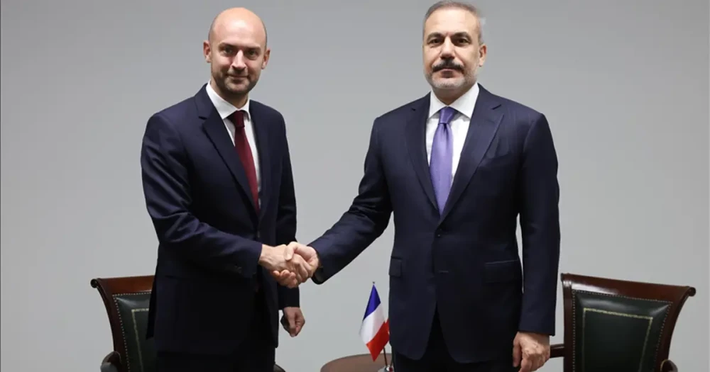 Fransa Dışişleri Bakanı Barrot Türkiye'ye Geliyor: Diplomatik İlişkiler ve Bölgesel Gelişmeler Masada