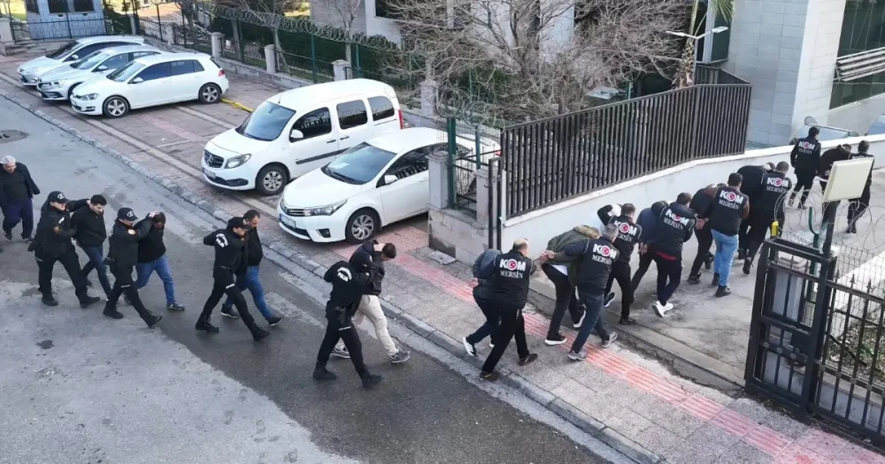 Mersin'de Lavaş Ekmeği Piyasasını Hedef Alan Organize Suç Çetesi Çökertildi