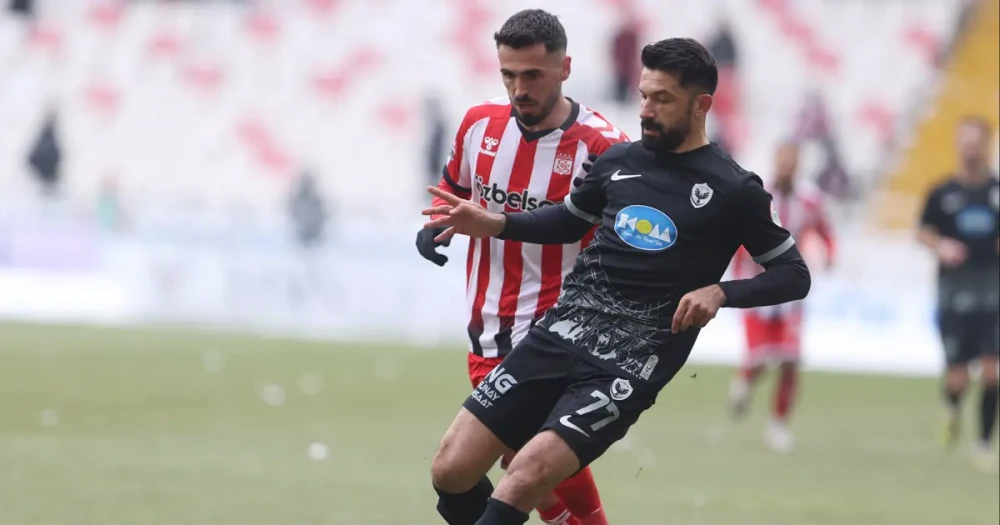 Sivasspor-Amedspor Maçında Hakem Krizi: VAR ve AVAR Hakemleri İstifa Etti
