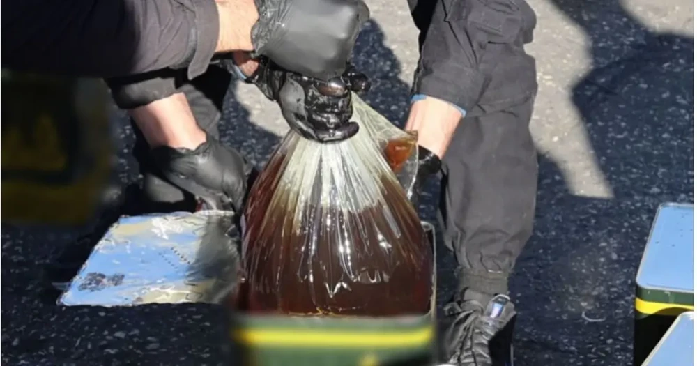 Sıvı Kokain Kaçakçılığında Yeni Yöntem: Yağ Tenekeleri İçinde Yakalandı
