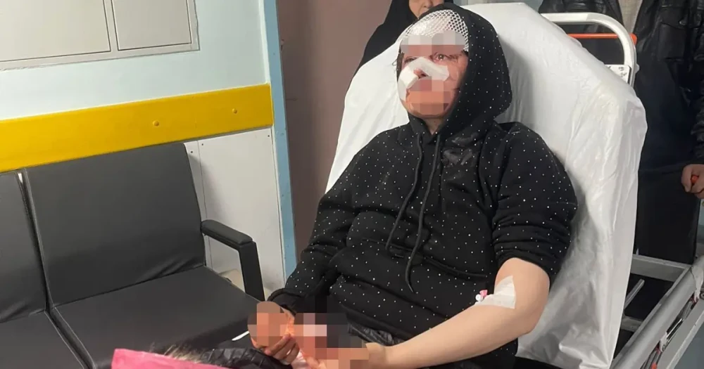 Boşanmak İsteyen Kadın, Adliye Önünde Eşi Tarafından Ağır Yaralandı