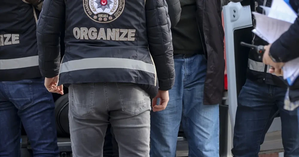 İstanbul'da Suç Örgütüne Şafak Operasyonu: 10 Gözaltı