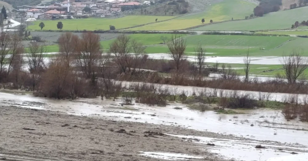 Manisa'da İki Gün Süren Sağanak Hayatı Olumsuz Etkiledi, Dereler Taştı