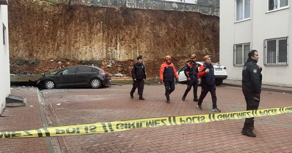 Gaziantep'te İstinat Duvarı Çöktü, 4 Blok Sakinleri Tahliye Edildi