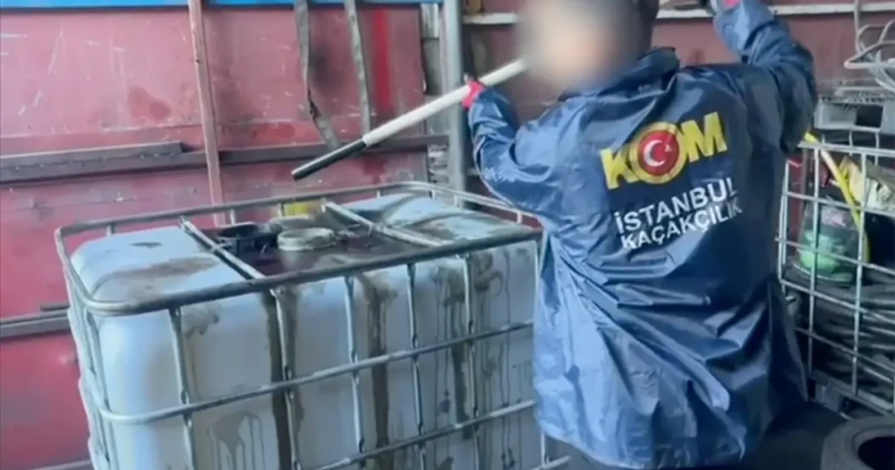 İstanbul'da Akaryakıt Kaçakçılığına Büyük Darbe: 242 Ton "10 Numara Yağ" Ele Geçirildi