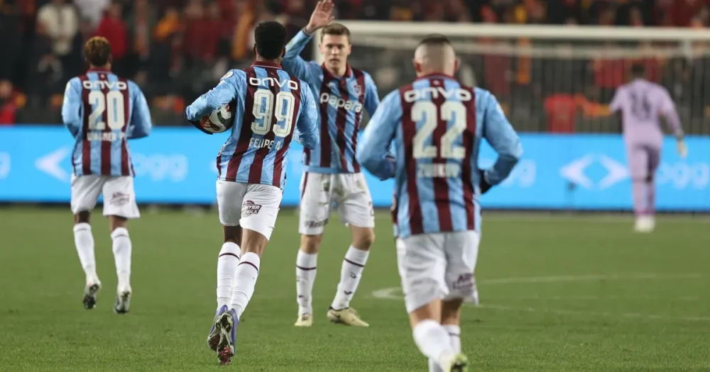 Karadeniz Derbisinde Nefes Kesecek Karşılaşma: Trabzonspor, Samsunspor'a Konuk Oluyor