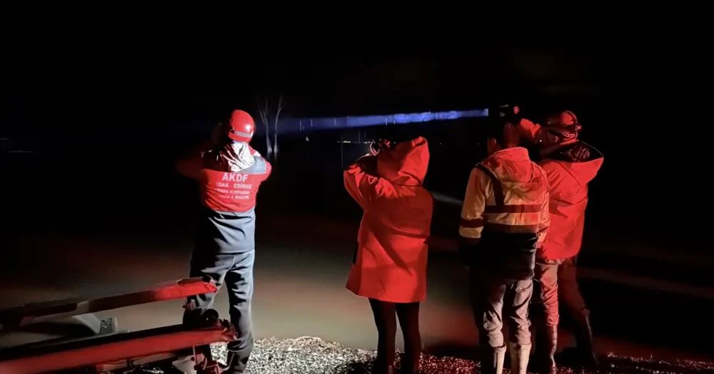 Meriç Nehri Taşkınları Edirne'yi Vurdu: İki İşçi Kurtarıldı