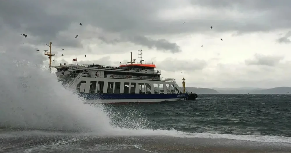 Fırtına Deniz Ulaşımını Durdurdu: İDO ve BUDO Seferleri İptal