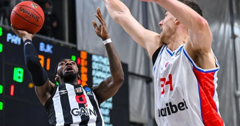 Beşiktaş GAİN'den Panionios'a Farklı Galibiyet: Skandal Pankarta Sahada Cevap