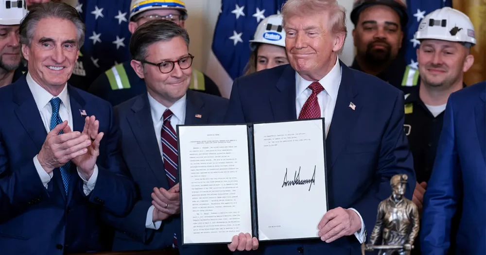 Trump'tan Savunma Bakanlığı'na Kömür Santrali Talimatı