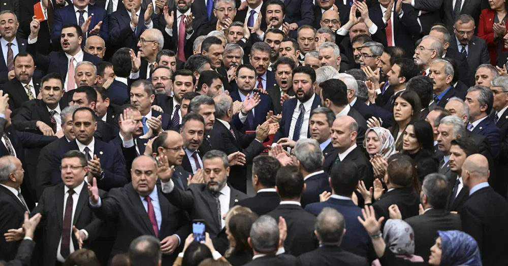 Meclis'te Yemin Krizi: CHP'den Geçersizlik İddiası