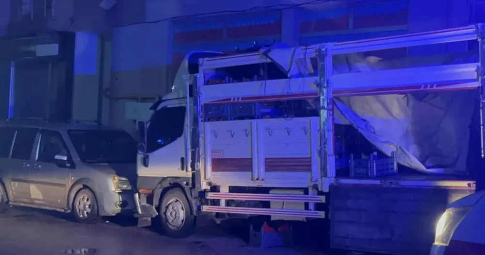 Mersin'de Balkondan Düşen Genç Kızın Hayati Tehlikesi Sürüyor
