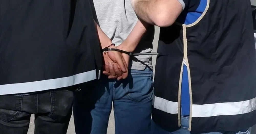 FETÖ Operasyonunda 52 Kişi Tutuklandı