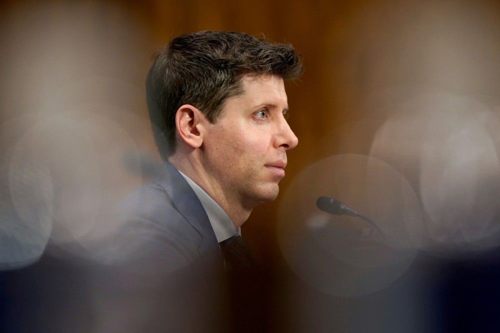 OpenAI, Tepkiler Üzerine Pentagon Anlaşmasını Gözden Geçiriyor: Sam Altman "Aceleye Geldi" Dedi