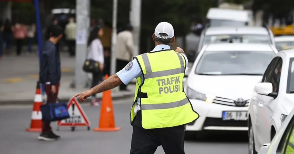 Dur İhtarına Uymayan Sürücüye Ağır Cezalar Yolda