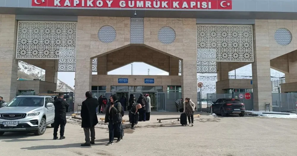 İran Sınırında Hareketlilik: Vatandaşlar Ülkelerine Dönüyor