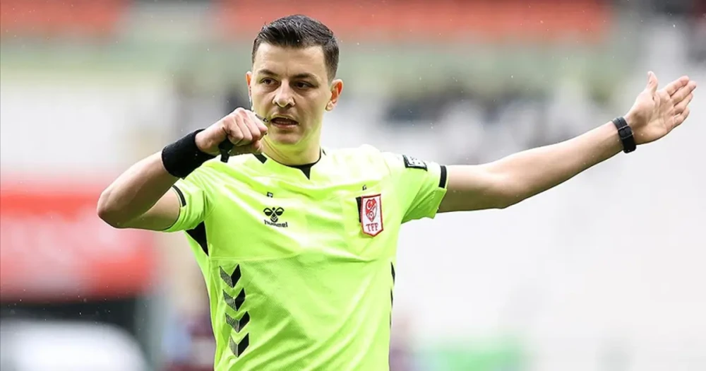 Beşiktaş - Galatasaray Derbisinde İlk Kez Görev Alacak Hakem Ozan Ergün Tartışma Yarattı