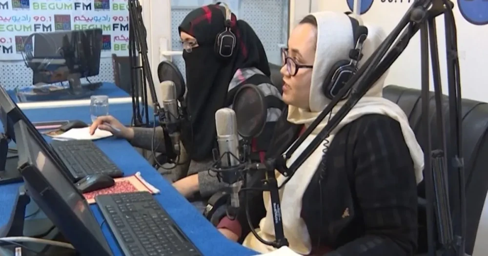 Radyo Begüm: Taliban Gölgesinde Kadınların Sesini Yükselten Bir Direniş
