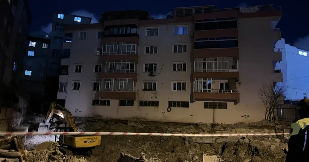 Bahçelievler'de İnşaat Kazısı Nedeniyle Riskli Bina Tahliye Edildi