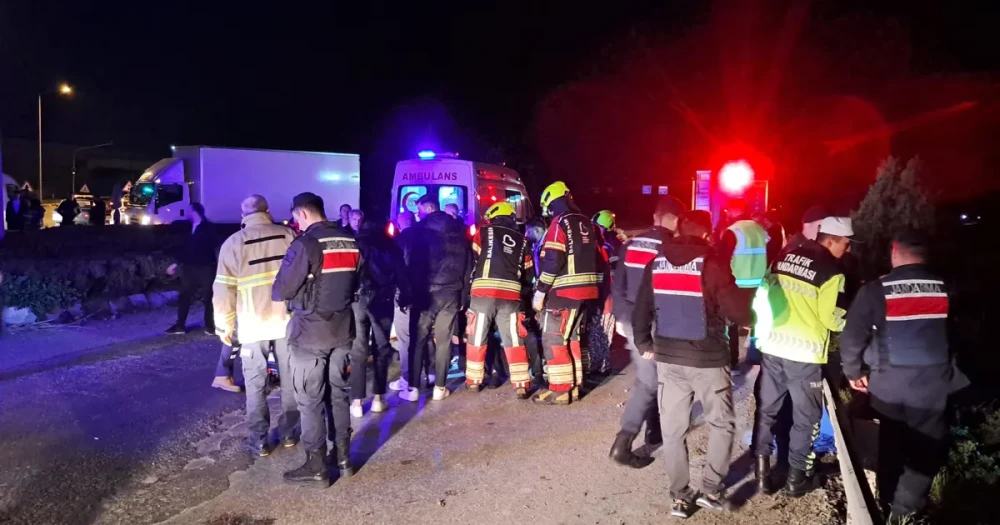 Otomobil Şarampole Devrildi: 1 Kişi Hayatını Kaybetti, 6 Kişi Yaralandı