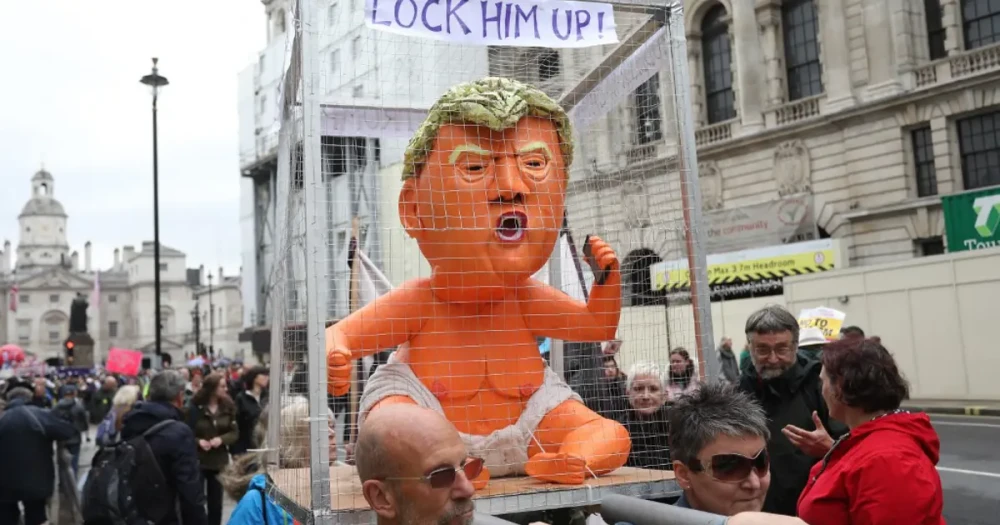 İngiltere Halkının Büyük Çoğunluğu Trump'a Karşı
