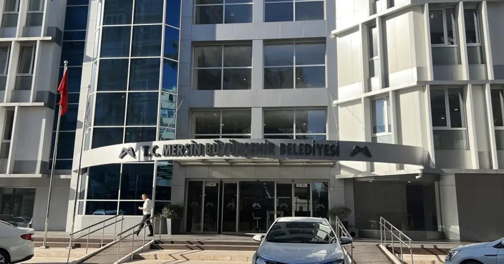 Mersin Büyükşehir Belediyesi'nde Yolsuzluk Operasyonu: Gözaltılar Var