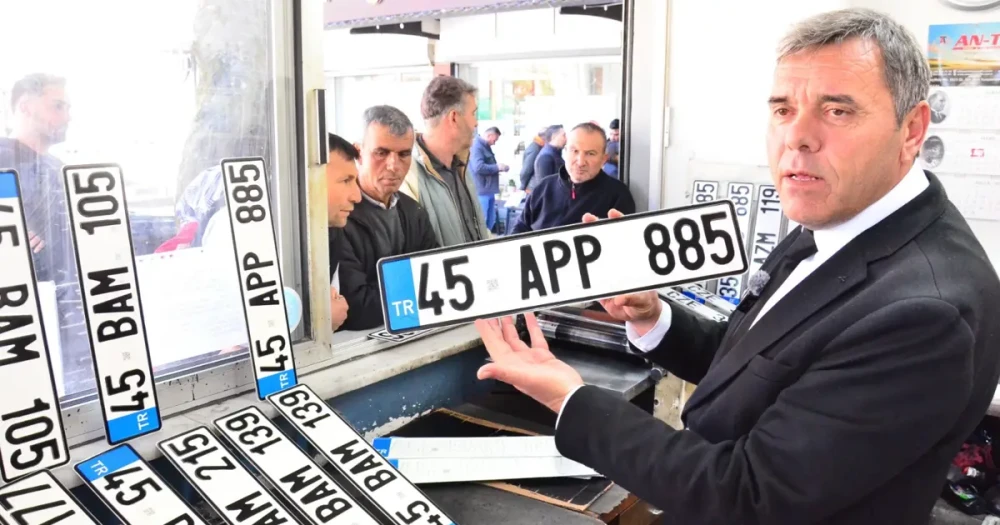 APP Plaka Karmaşası: Vatandaşlar Standart Dışı Plakaları Gerçek Sanıp İade Etti
