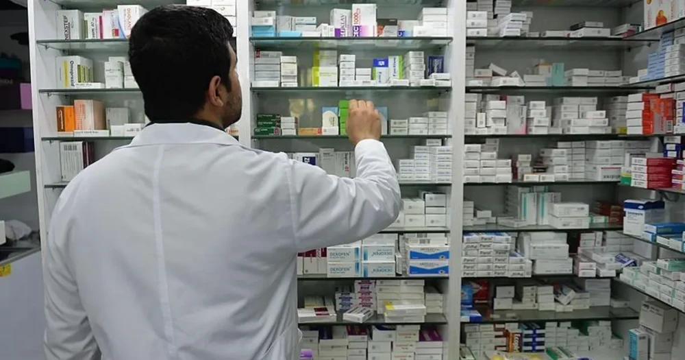 İlaç Krizine Zam Çaresiz Kaldı: Eczacılar "Bıçak Kemiğe Dayandı" Diyor