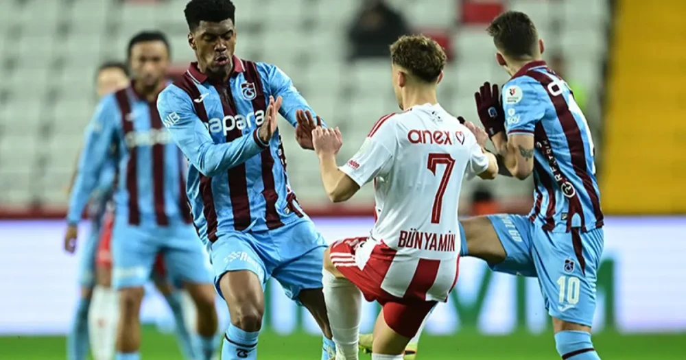 Trabzonspor, Çaykur Rizespor Karşısında Galibiyet Arıyor: İlk 11'ler Açıklandı