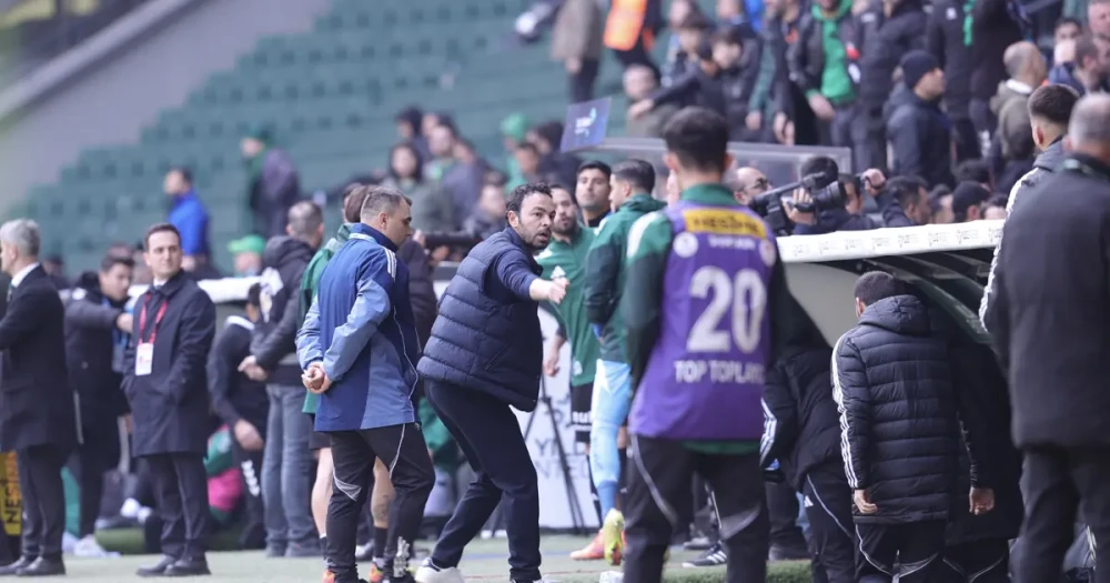 Süper Lig'de 90+1 Paniği: Penaltı Kararı Ortayı Karıştırdı, Kocaelispor Teknik Direktörü Sert Tepki Gösterdi
