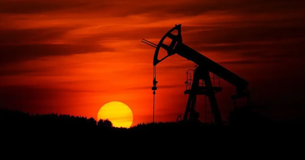 Petrol Fiyatları Orta Doğu Geriliminde Rekor Seviyelere Ulaştı