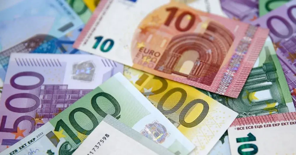 Euro Dolar Karşısında Zayıflıyor, Gözler Avrupa Merkez Bankası'nda