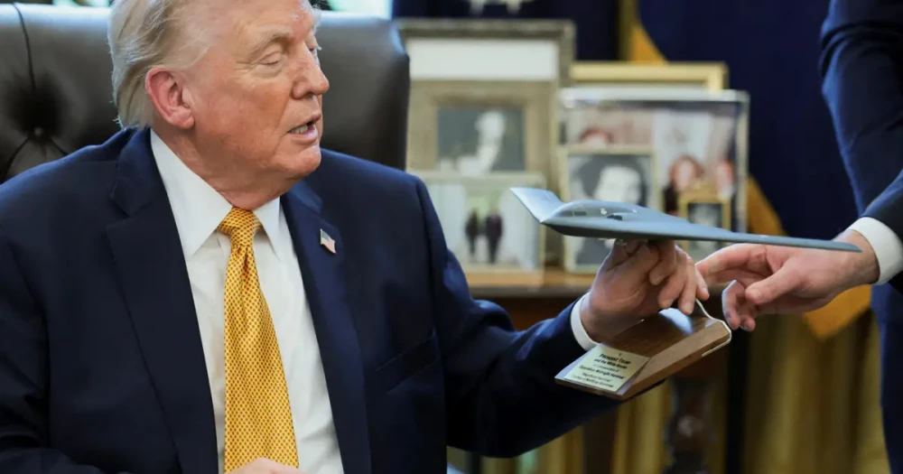 Trump'tan Küba'ya Sert Mesaj: "Onu Özgürleştirir miyim, Ele mi Geçiririm?"
