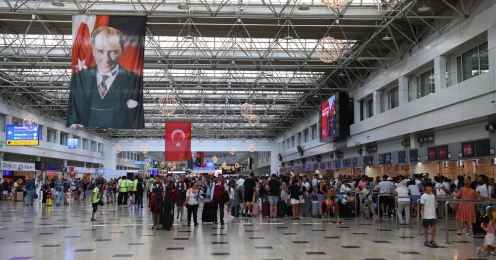Bayram ve Ara Tatil İçin Hava Yolları Kapasite Artırıyor: 867 Ek Sefer