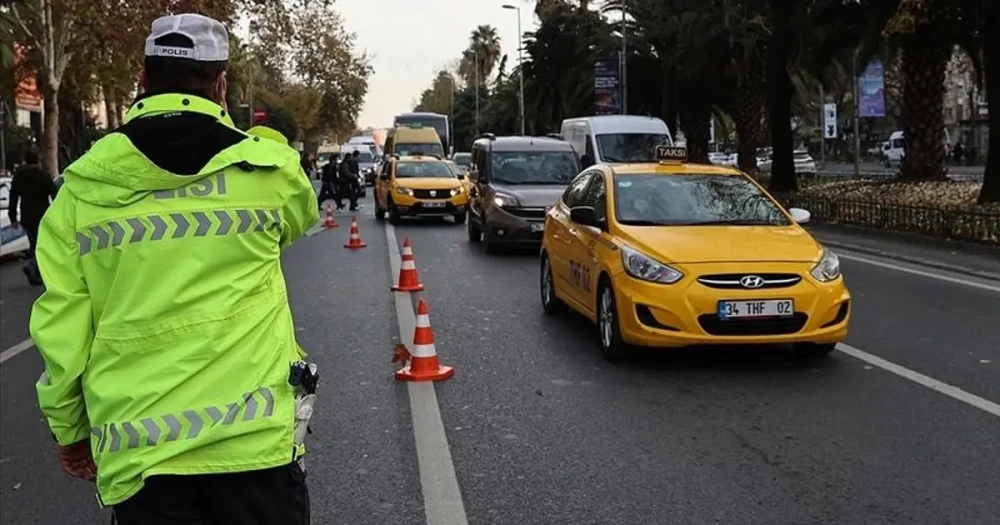 İstanbul'da Trafik Durumu: Belirli Saatlerde Kapanacak Yollar ve Alternatif Güzergahlar