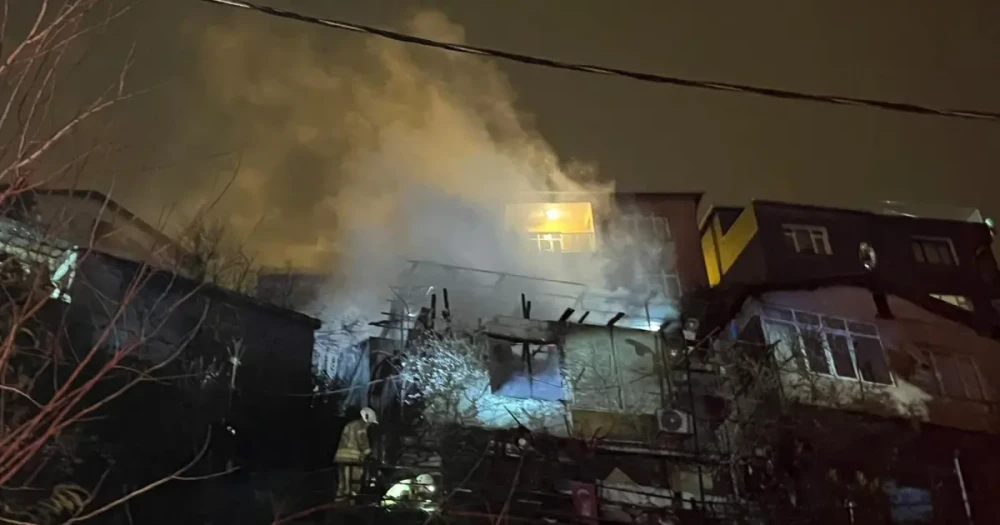 Sarıyer'de İki Gecekondu Kül Oldu: 6 Kişi Yaralandı