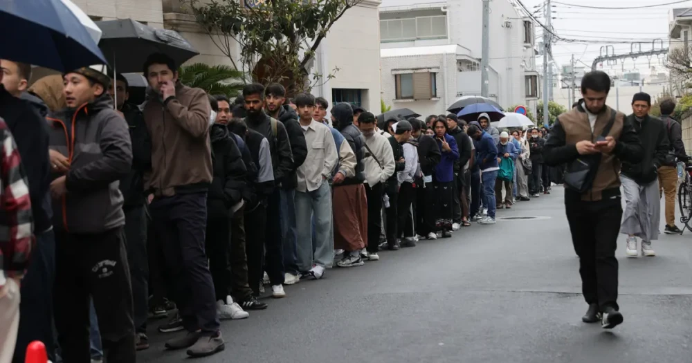 Tokyo Camii'nde Bayram Coşkusu: Yoğun Katılım ve Beş Vakit Namaz