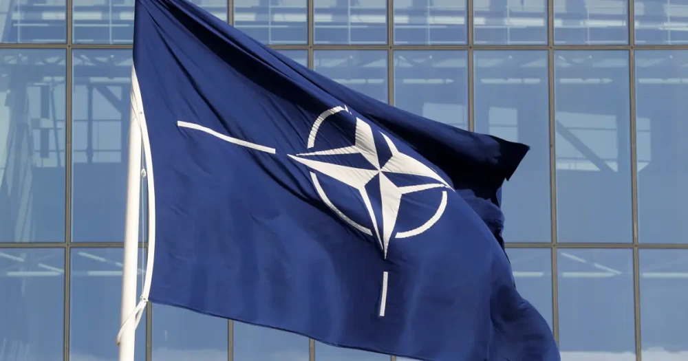 NATO, Irak Misyonundaki Tüm Personelini Avrupa'ya Tahliye Etti
