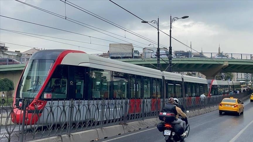 Kabataş-Bağcılar Tramvay Hattı'nda Teknik Arıza Seferleri Aksattı