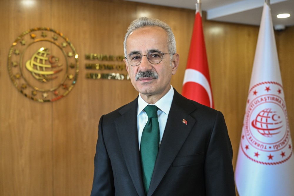 Türkiye Limanları Olası Krize Hazır: Bakan Uraloğlu'ndan Açıklama