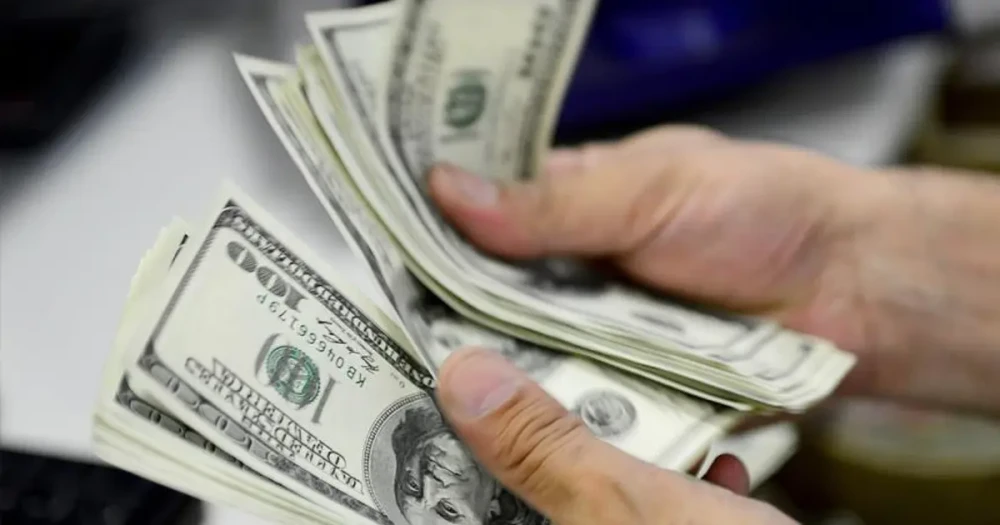 Dolar Rekor Kırarak Tarihi Zirveye Ulaştı