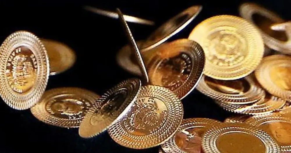 Altın Fiyatları Düşüşte: Ayı Piyasası Derinleşiyor, Neler Bekleniyor?