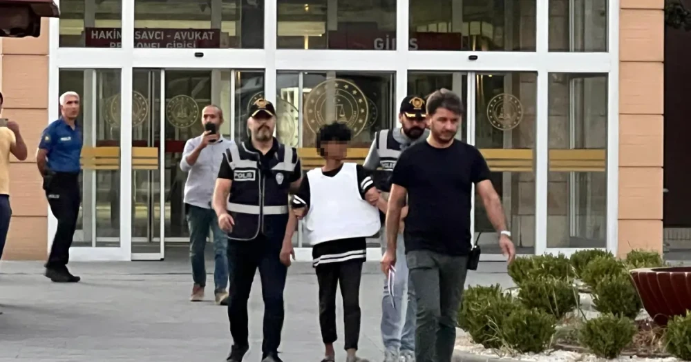 16 Yaşındaki Çocuk, Poligondan Çaldığı Silah ve Mühimmatla Yakalandı: Cezası Belli Oldu