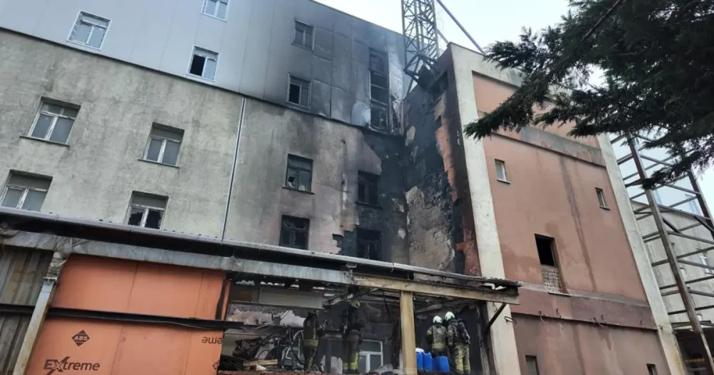Arnavutköy'de Fabrika Yangını: Can Kaybı Yaşanmadı