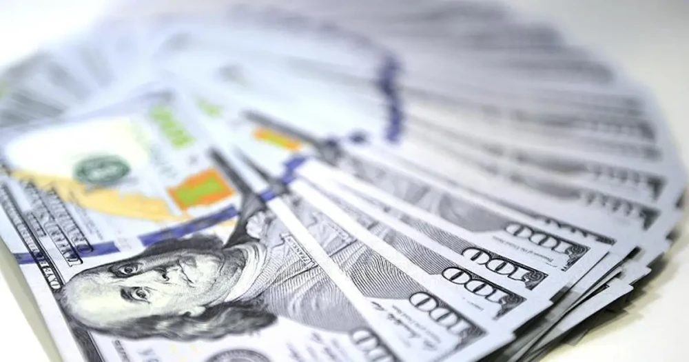 Dolar Yeni Zirvesini Gördü: Orta Doğu Gerilimi ve Faiz Beklentileri Etkili Oldu