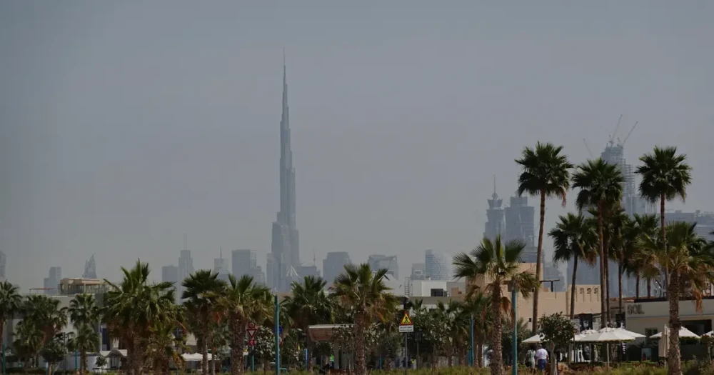 Dubai Limanı'nda Petrol Tankerine Saldırı: Küresel Petrol Fiyatları Yükseldi