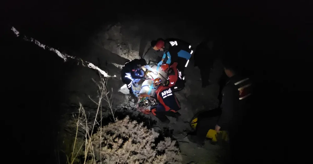 Mantar Toplarken 250 Metre Yükseklikten Düştü: Kurtarma Operasyonu Nefes Kesti