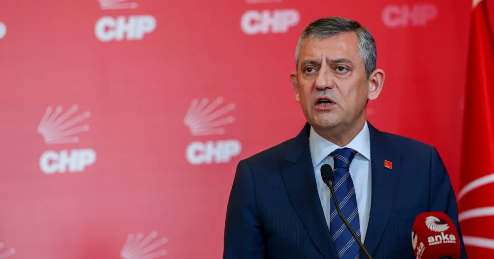 CHP'de Kritik Toplantı: Özgür Özel Belediye Başkanlarını Afyonkarahisar'da Buluşturuyor