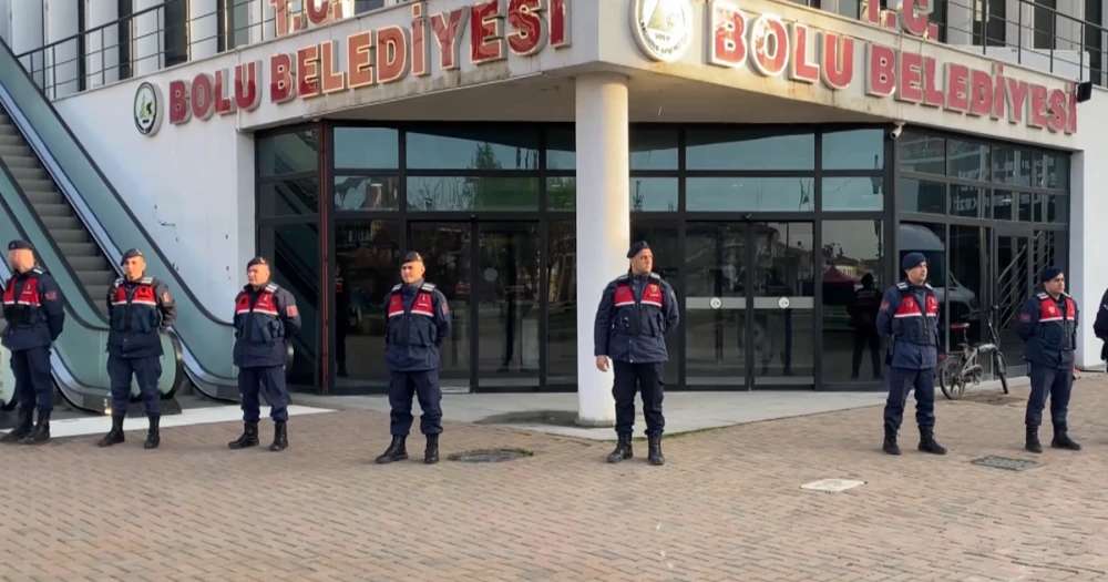 Bolu Belediyesi'nde Geniş Çaplı Soruşturma: Başkan ve Yardımcısı Tutuklandı